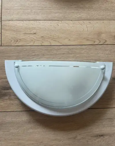 Nástěnné světlo bílé