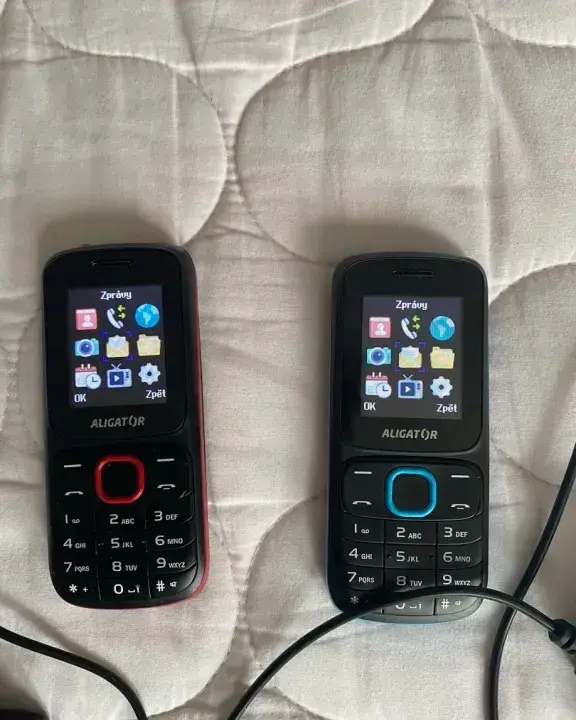 Mobilný telefón Aligator D210 Dual SIM – červený a modrý Pr