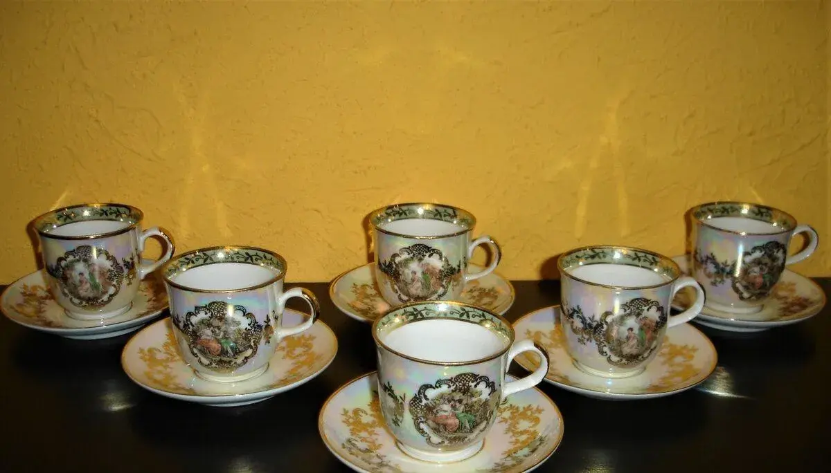 PORCELÁNOVÝ SERVIS - ROMANTICKÝ.