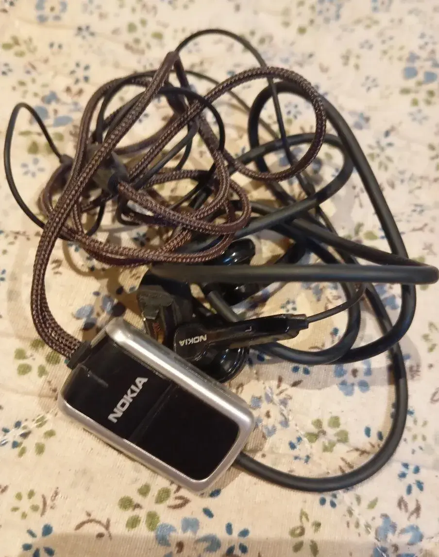 Originální retro sluchátka Nokia HS-23 (Pop-Port konektor)