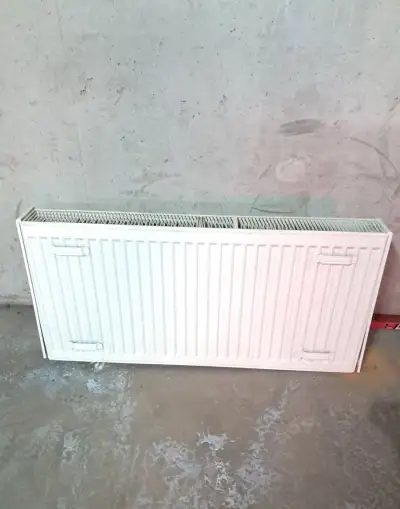 DESKOVÝ RADIÁTOR KLASIK 22x500x1000 a 22x600x600