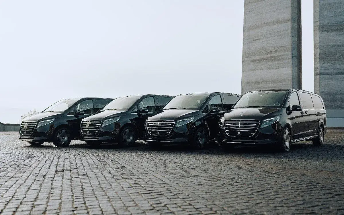 Pronájem- Rent- Minivan - půjčovna- minibus MB V class XL