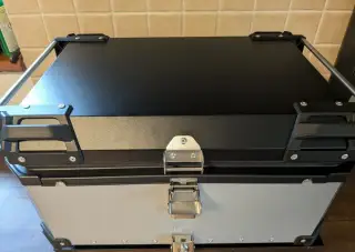 Horni box moto 1500,-
