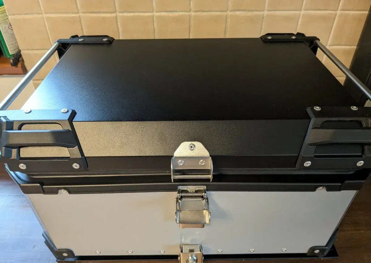 Horni box moto 1500,-