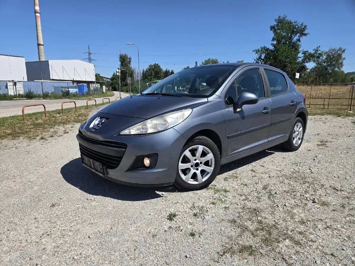 Peugeot 207 – 2011, 220 000 km