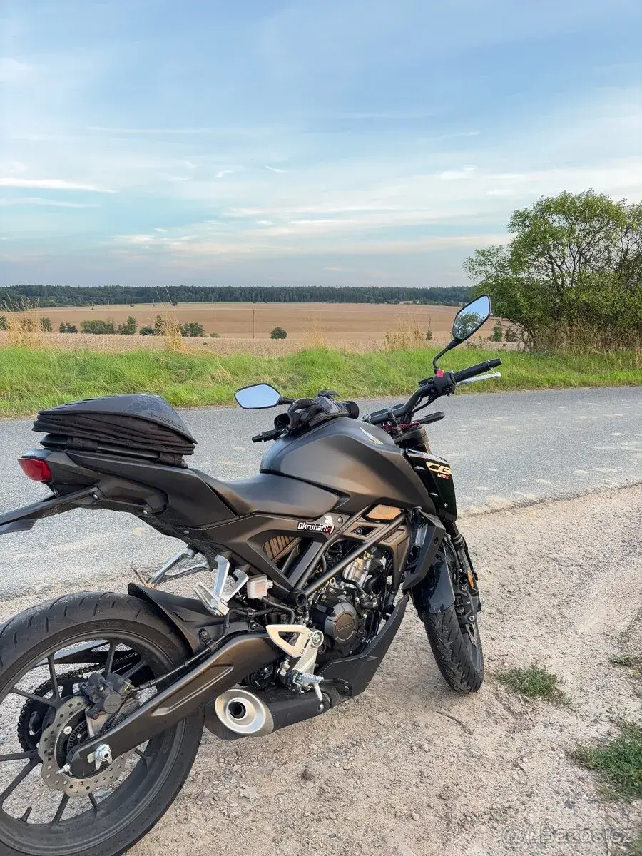 Honda CB125R Neo Sports Café 2025