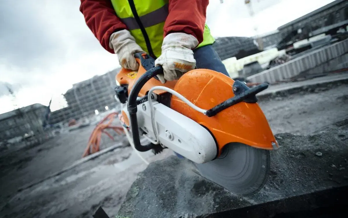 Rozbrušovací stroj STIHL TS 410