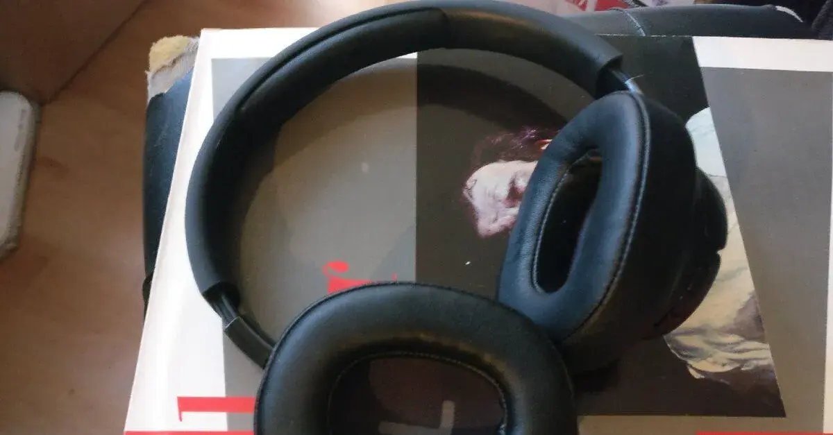 Bluetooth sluchátka JBL Tune 700BT