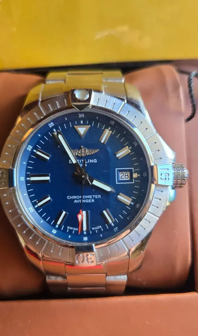 Breitling Avenger 43