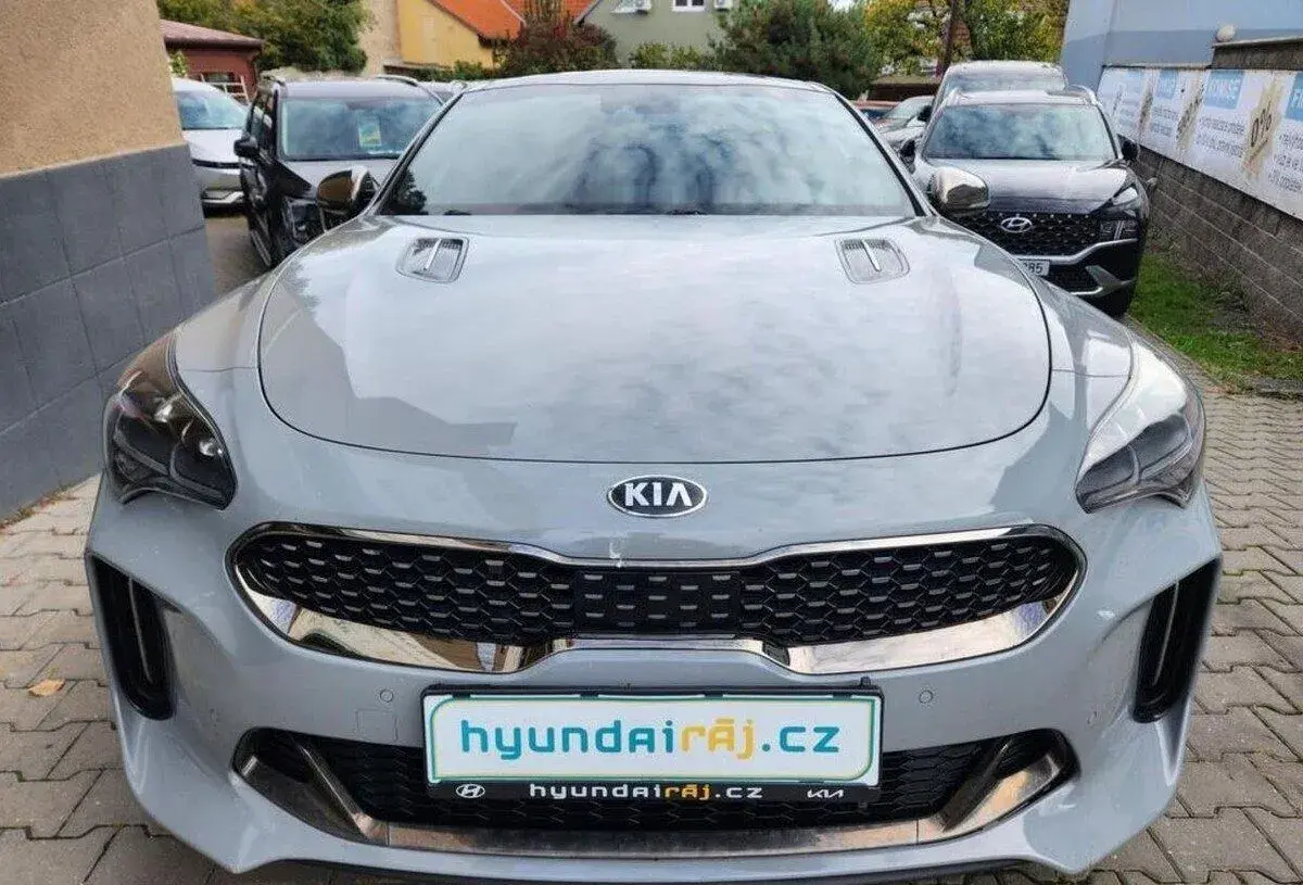 Kia Stinger – 2020, 115 000 km