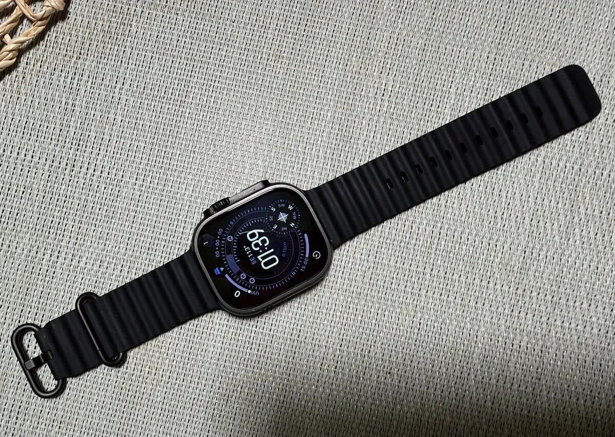 Apple Watch Ultra 3 black titan