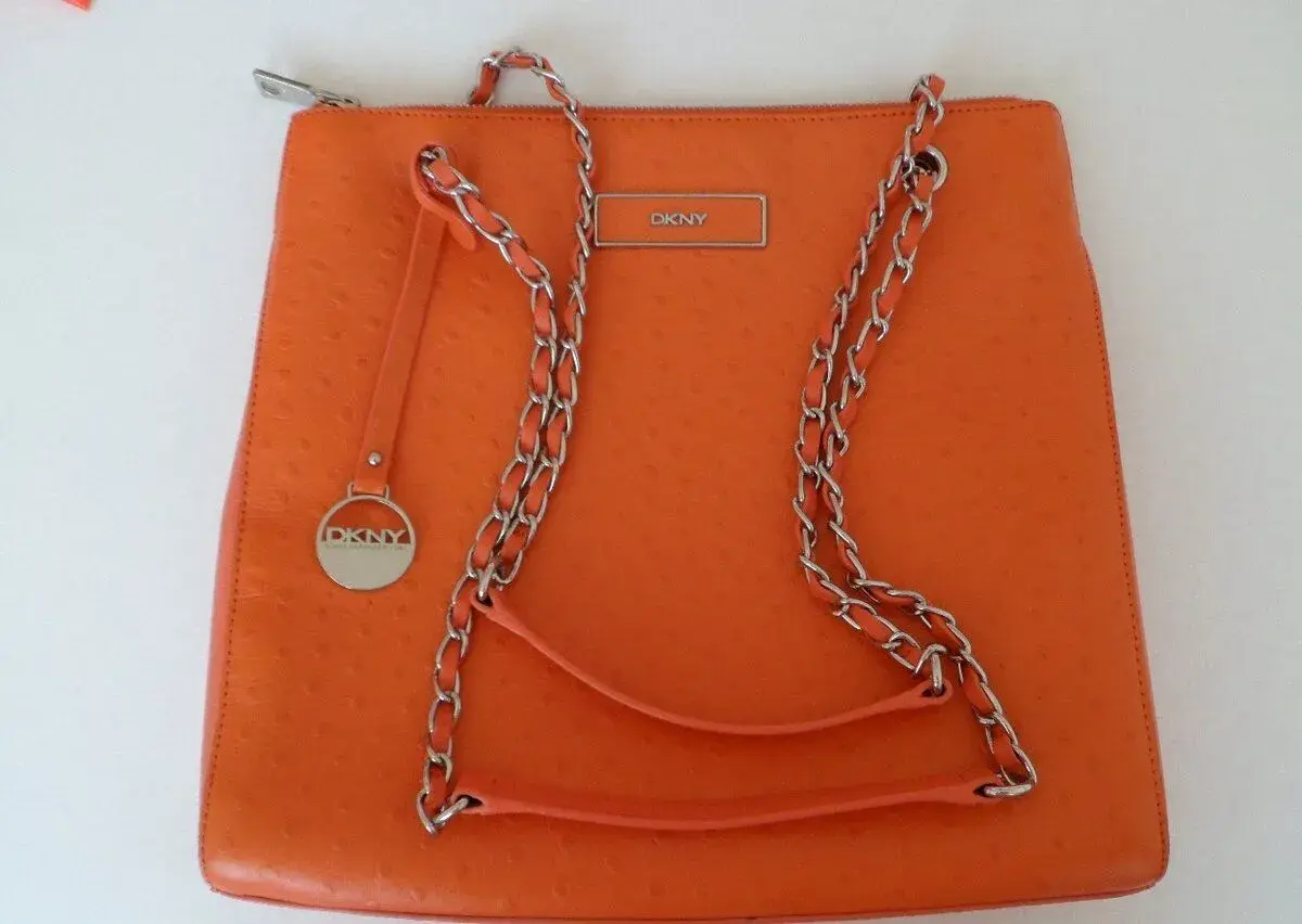 NOVÁ ZNAČKOVÁ KOŽENÁ CROSSBODY KABELKA, zn. DKNY