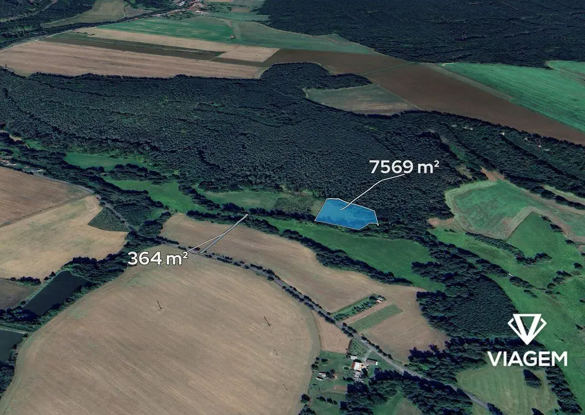 Pole 7 933 m², Podíl 50 % o výměře 3 805 m²
