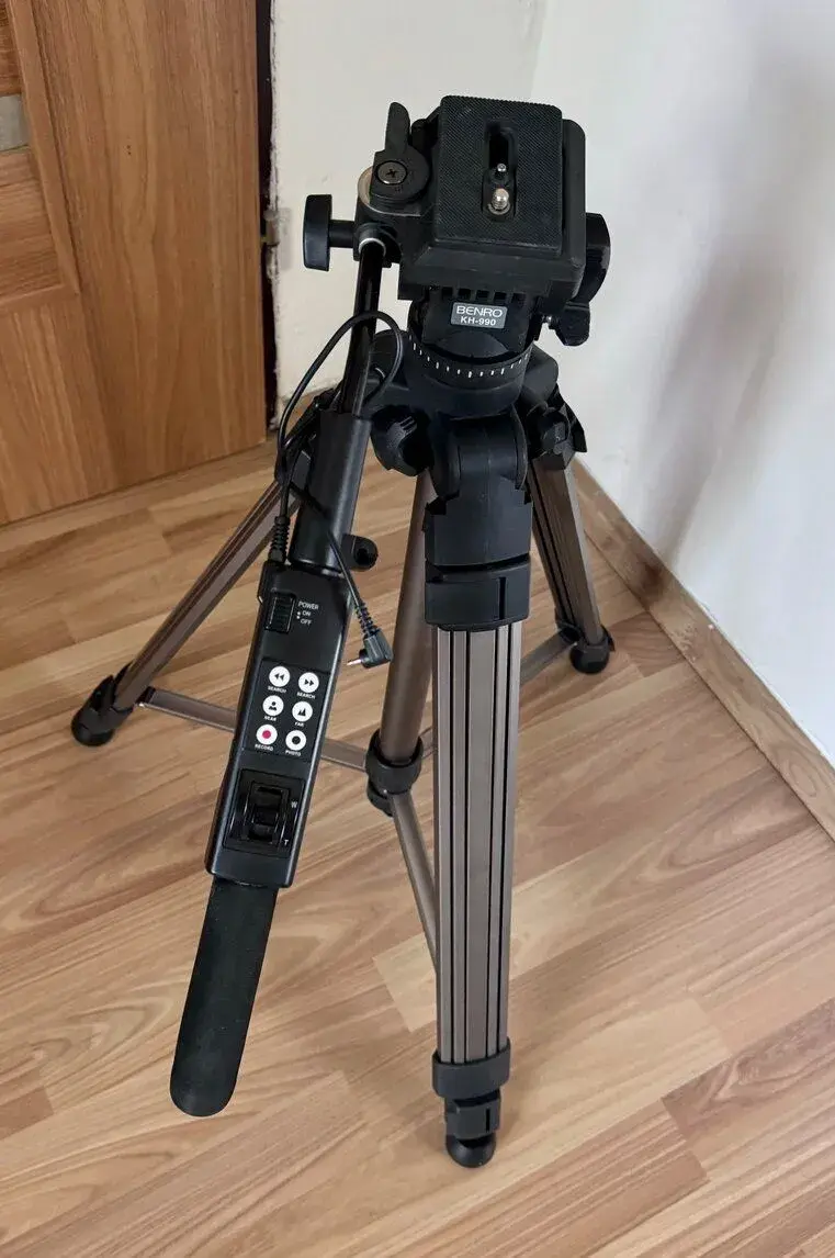 Video stativ Benro KH-990 s videohlavou a ovladačem