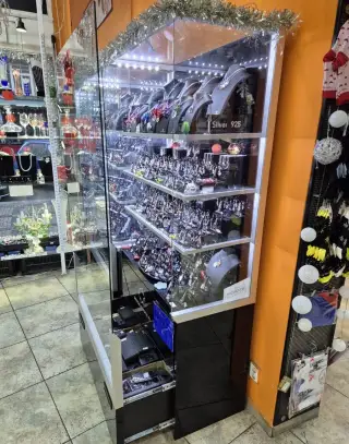 Vitríny na prodej šperků