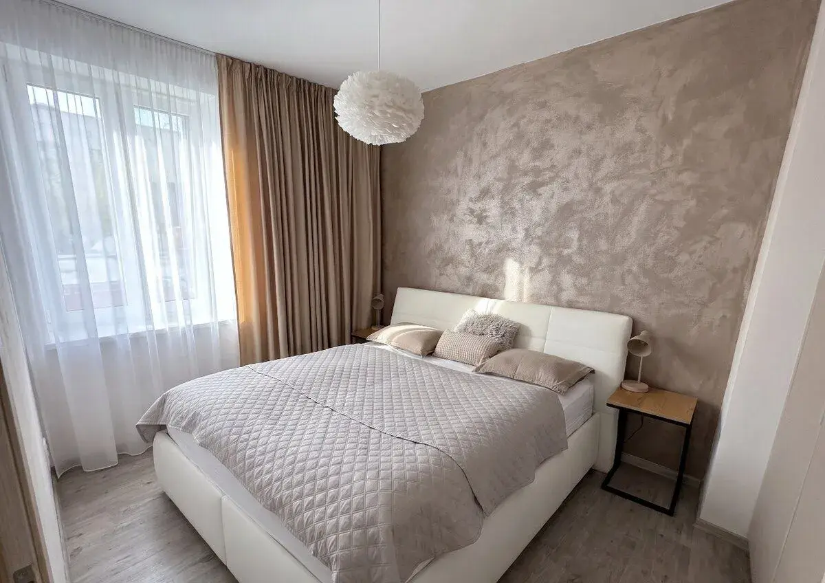 Slunný 2+kk 49,8 m², balkon na jih do zahrady, u IGY