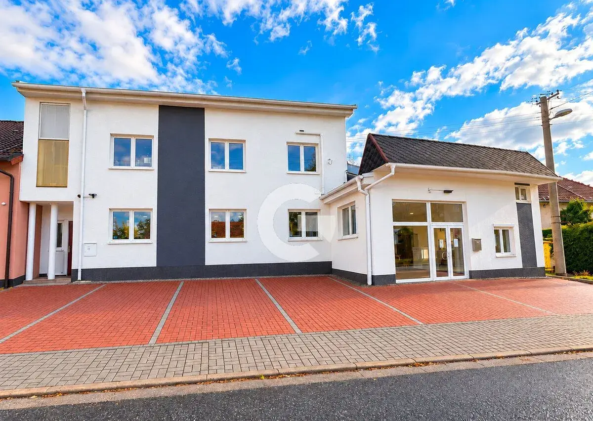 Komerční objekt se schválenou přístavbou a možností prověřen
