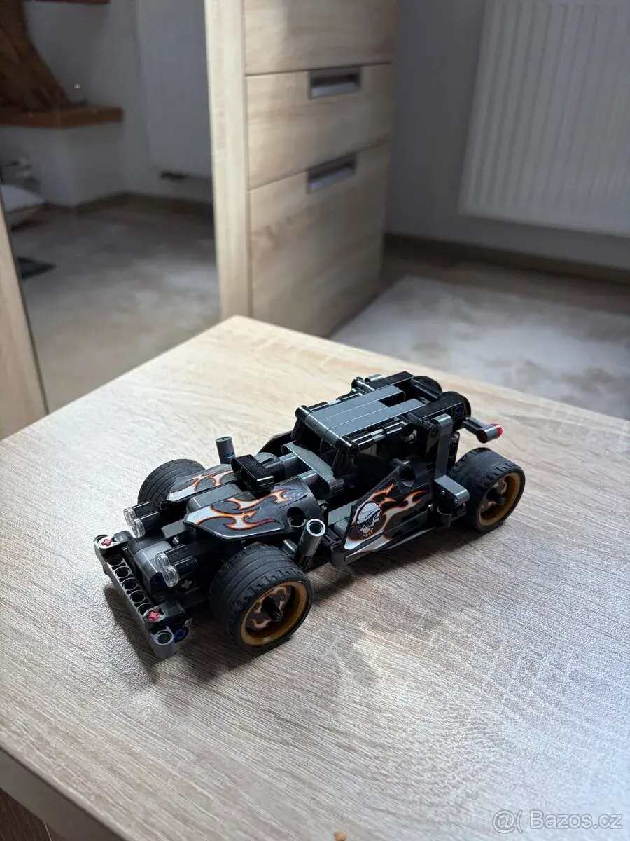 LEGO TECHNIC - Závodní auto - 42046