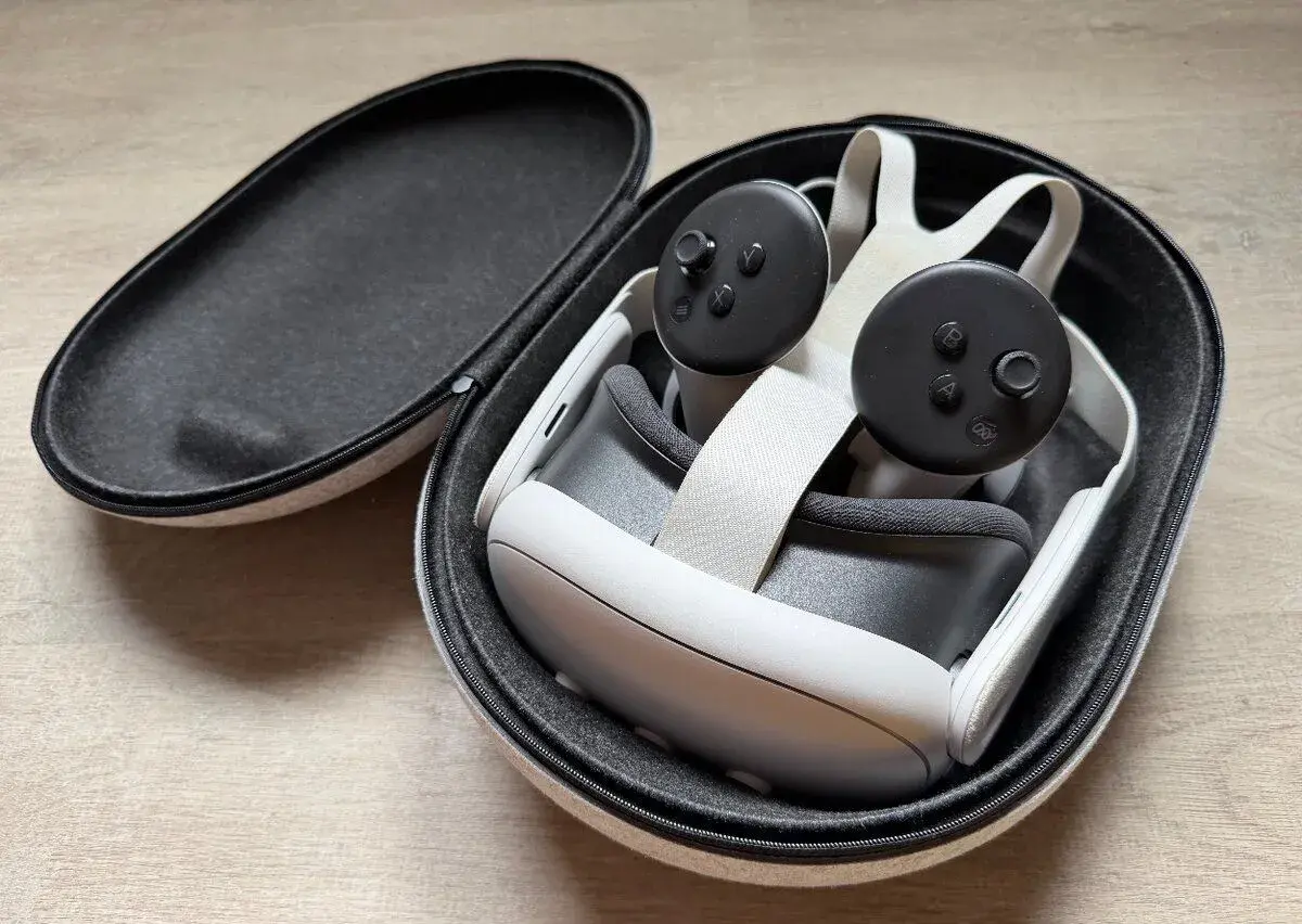 VR brýle Meta Quest 3 (512 GB) + Originál Meta Case