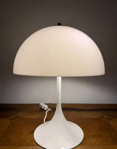 Stolní lampa Panthella, Böhmer, bílá, velká, 90. léta