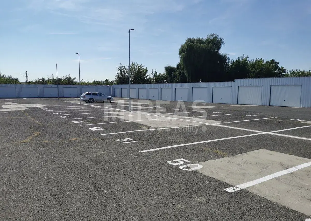 Milovice - pronájem parkovacího stání 15 m2, okr. Nymburk