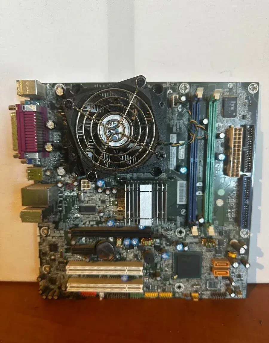 Lenovo L-I946F (LGA775) + CPU Celeron D 352 + Chladič