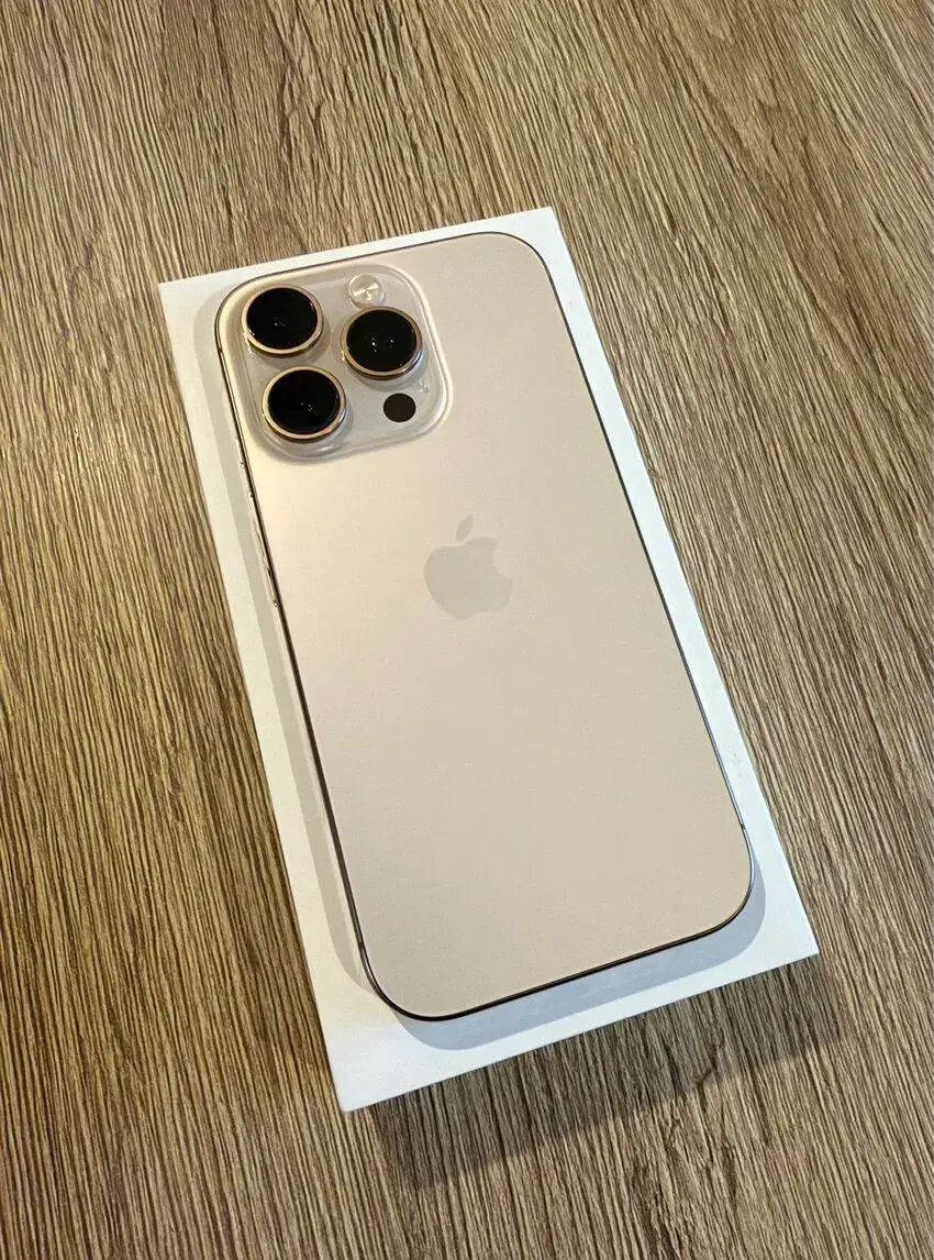 Apple iPhone 16 Pro 128 GB – pouštní titan