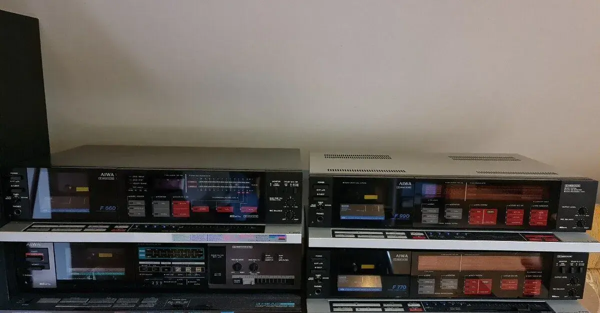 Aiwa tape decky řady AF .