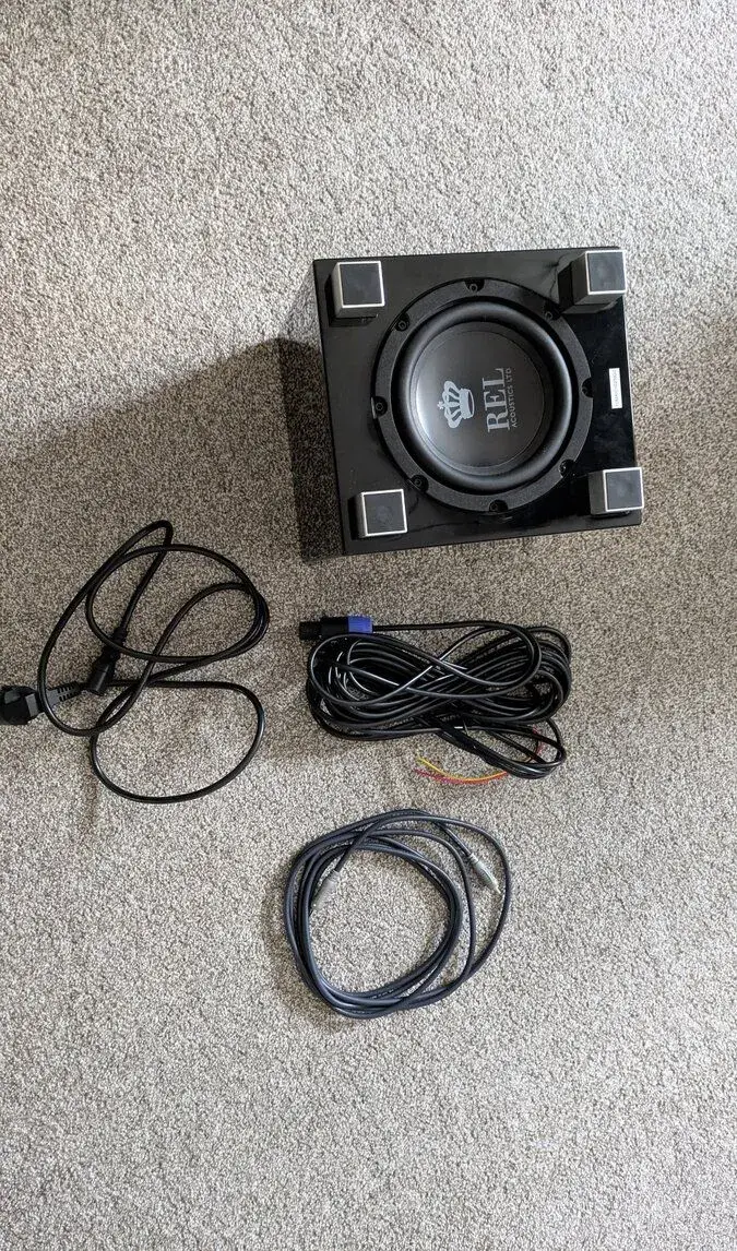 REL Acoustics Tzero MKIII černý