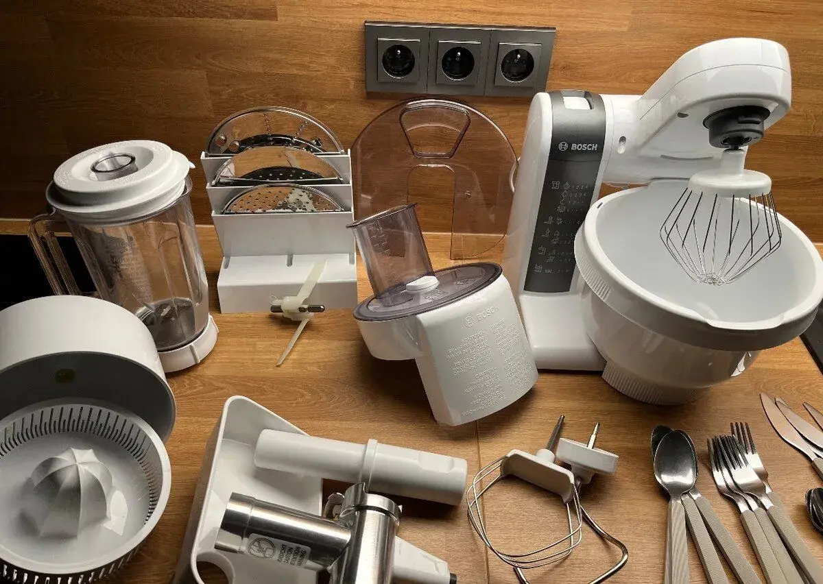 Mixer, robot Bosch+ zdarma darek