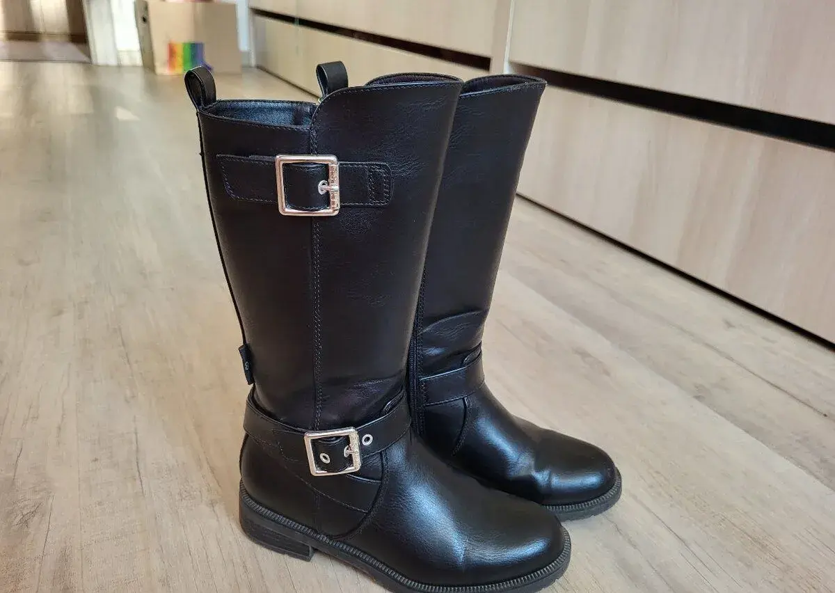 Kozačky zn. Esprit vel. 32