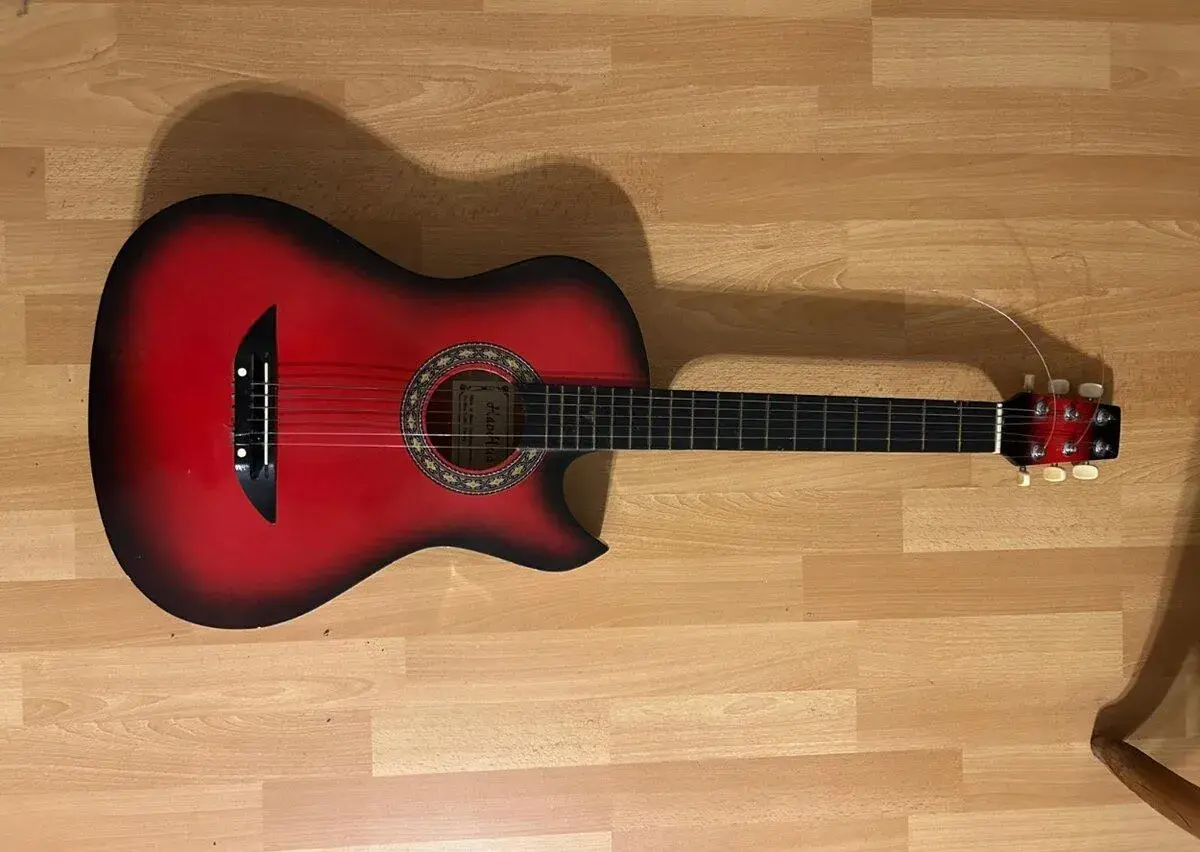 Akustická kytara Hao Hua - červená sunburst 3/4 - pro začáte