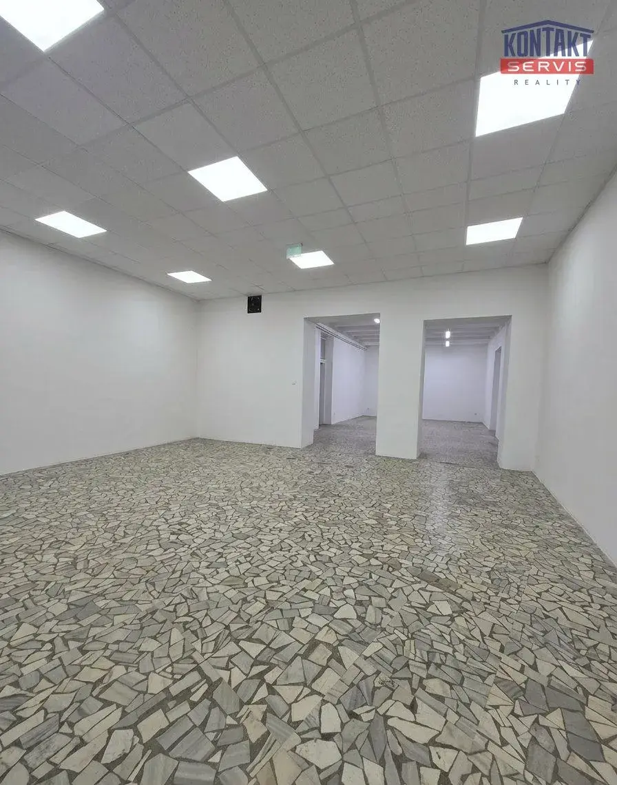 Pronájem obchodního prostoru 212 m² Lannova tř., České Buděj