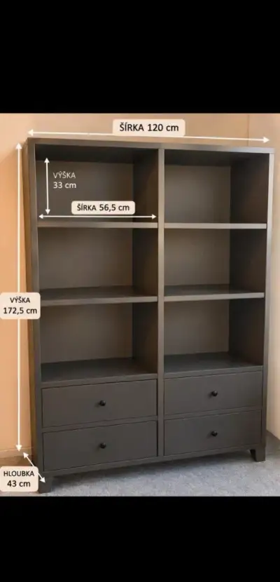 ŠEDÁ SKŘÍŇ