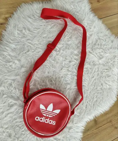 Nová malá kabelka Adidas