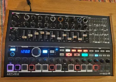 Arturia Minibrute 2S