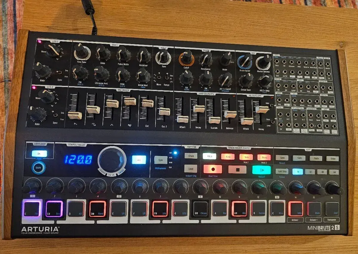 Arturia Minibrute 2S