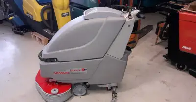 Podlahový mycí stroj Comac Simpla 65 BT s vl.pojezdem
