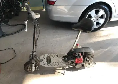 Benzinová koloběžka 50ccm