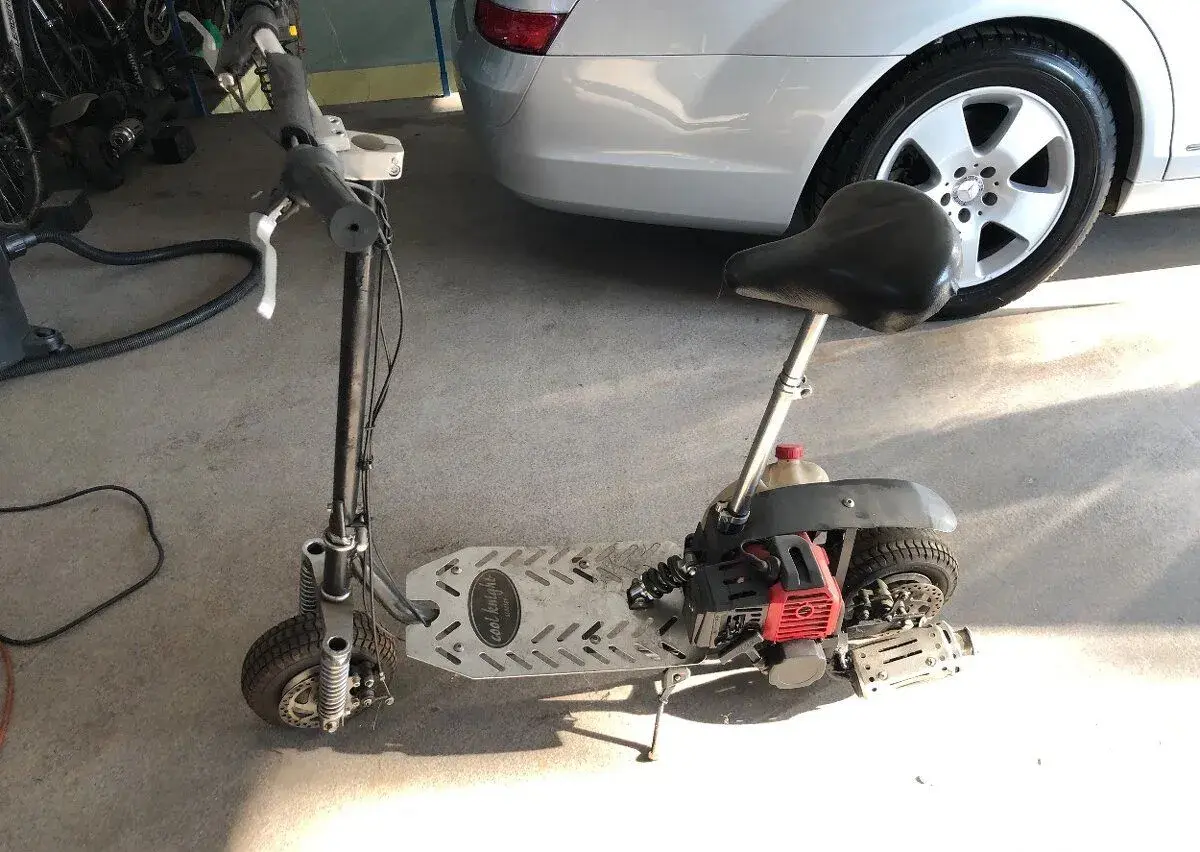 Benzinová koloběžka 50ccm