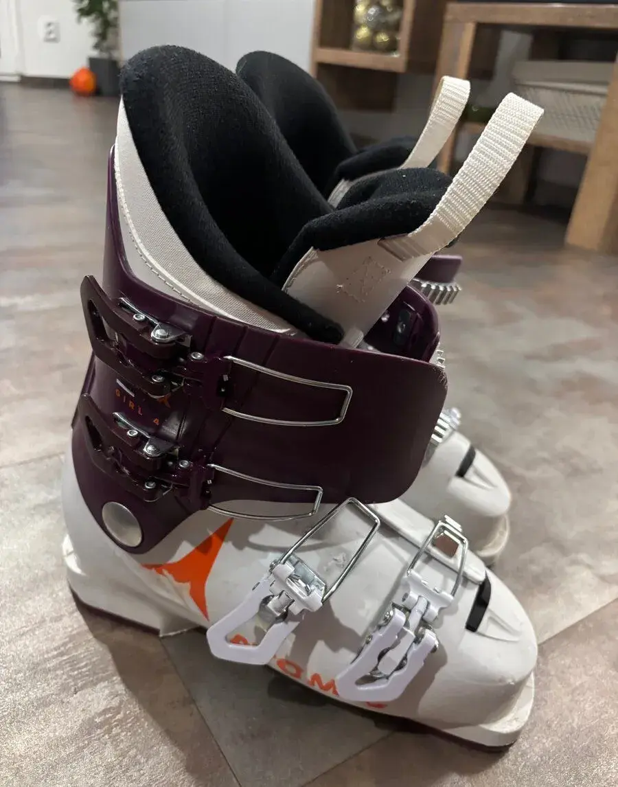Dívčí lyžařské boty Atomic velikost 24-24,5 cm