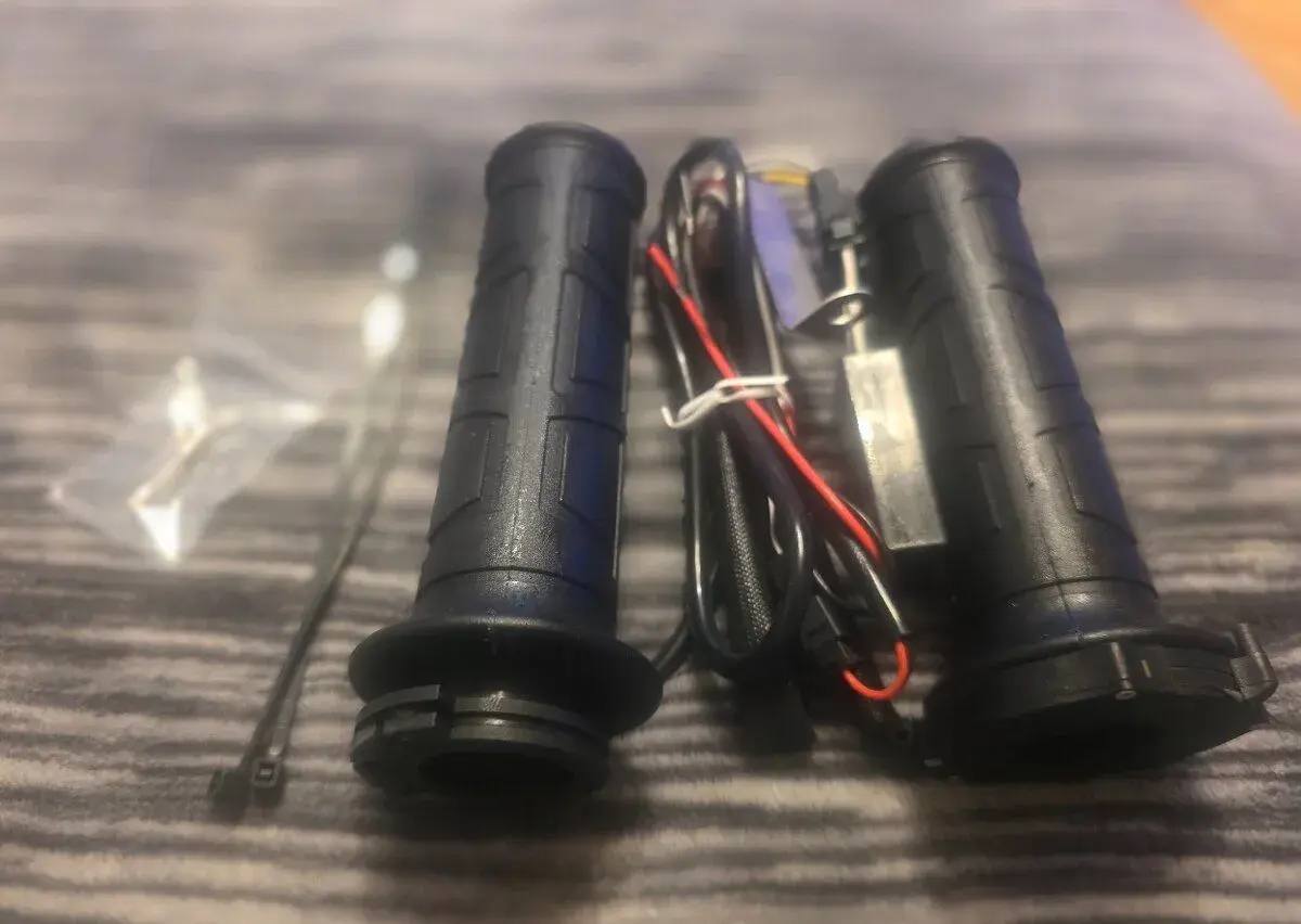 12V vyhřívané rukojeti na motorku 4 stupňová regulace teplot