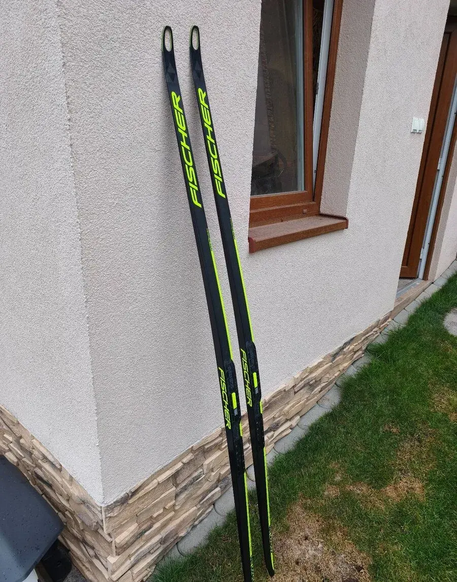 Běžecké lyže Fischer CARBONLITE SKATE PLUS STIFF 2024/25