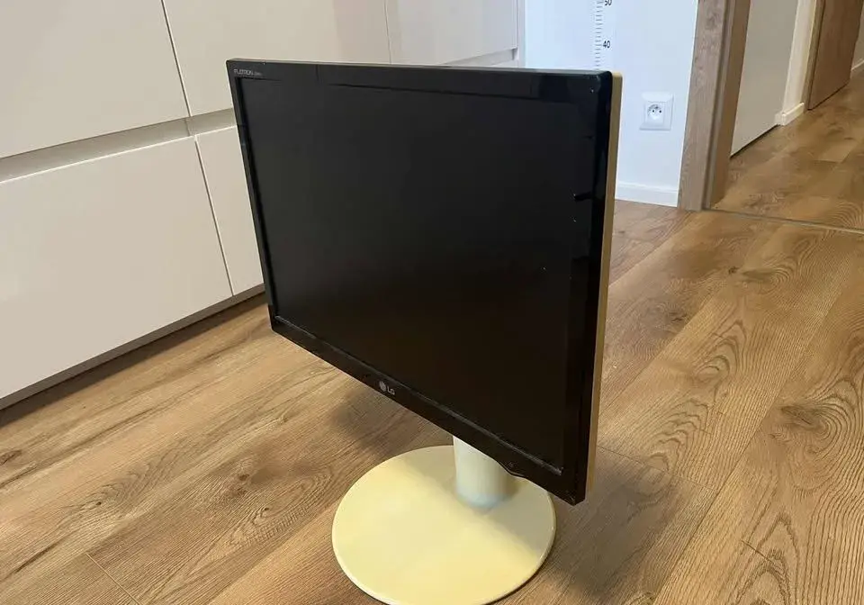 LCD monitor LG FLATRON L206WU