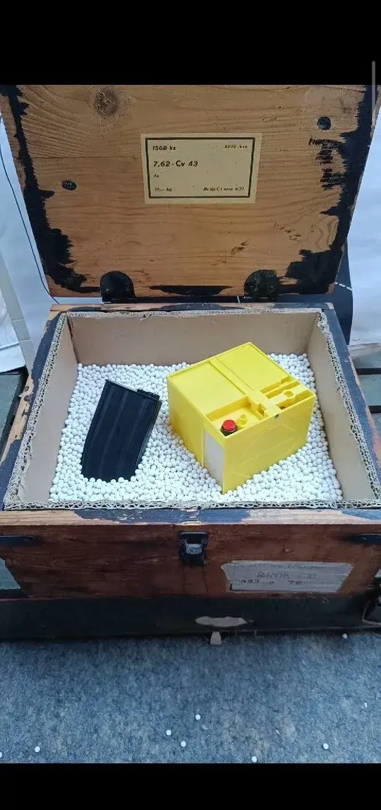 Airsoft elektrická plnička zásobníkú