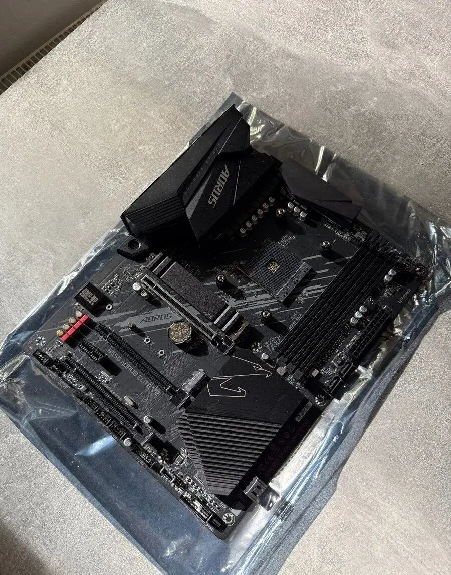 GIGABYTE B550 AORUS ELITE V2