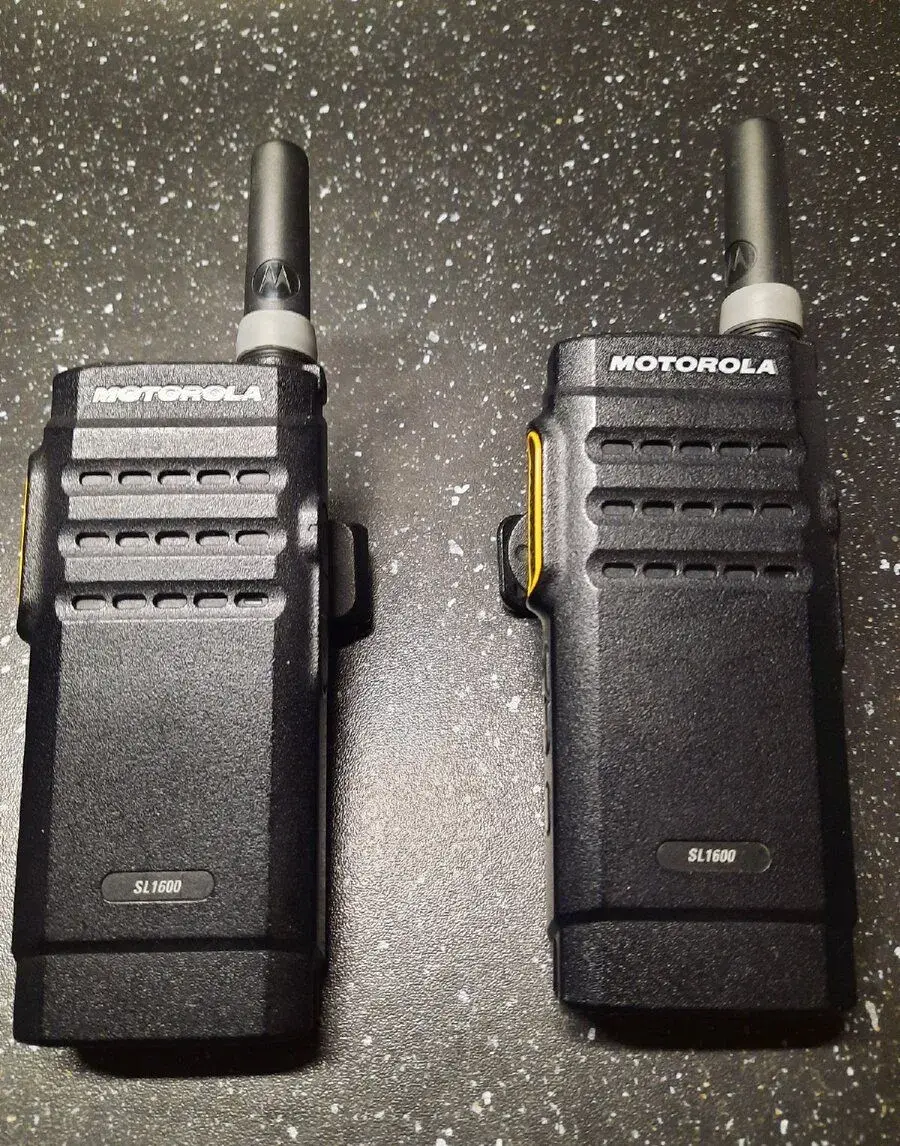2x Radiostanice Motorola SL1600 VHF
