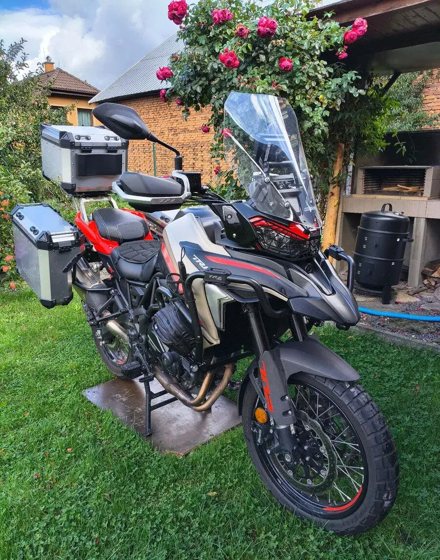 MOTORKU BENELLI TRK 702X r.v.2023 najeto 6000 Km