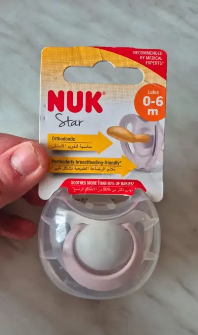 Dudlík Nuk Star 0-6m