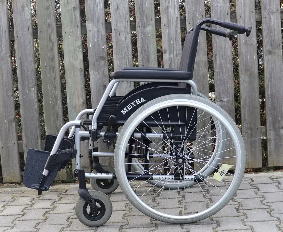 094-Mechanický invalidní vozík Meyra.